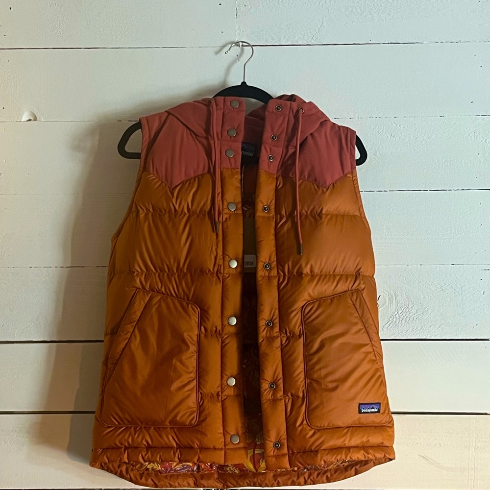 Patagonia women’s vest NWT